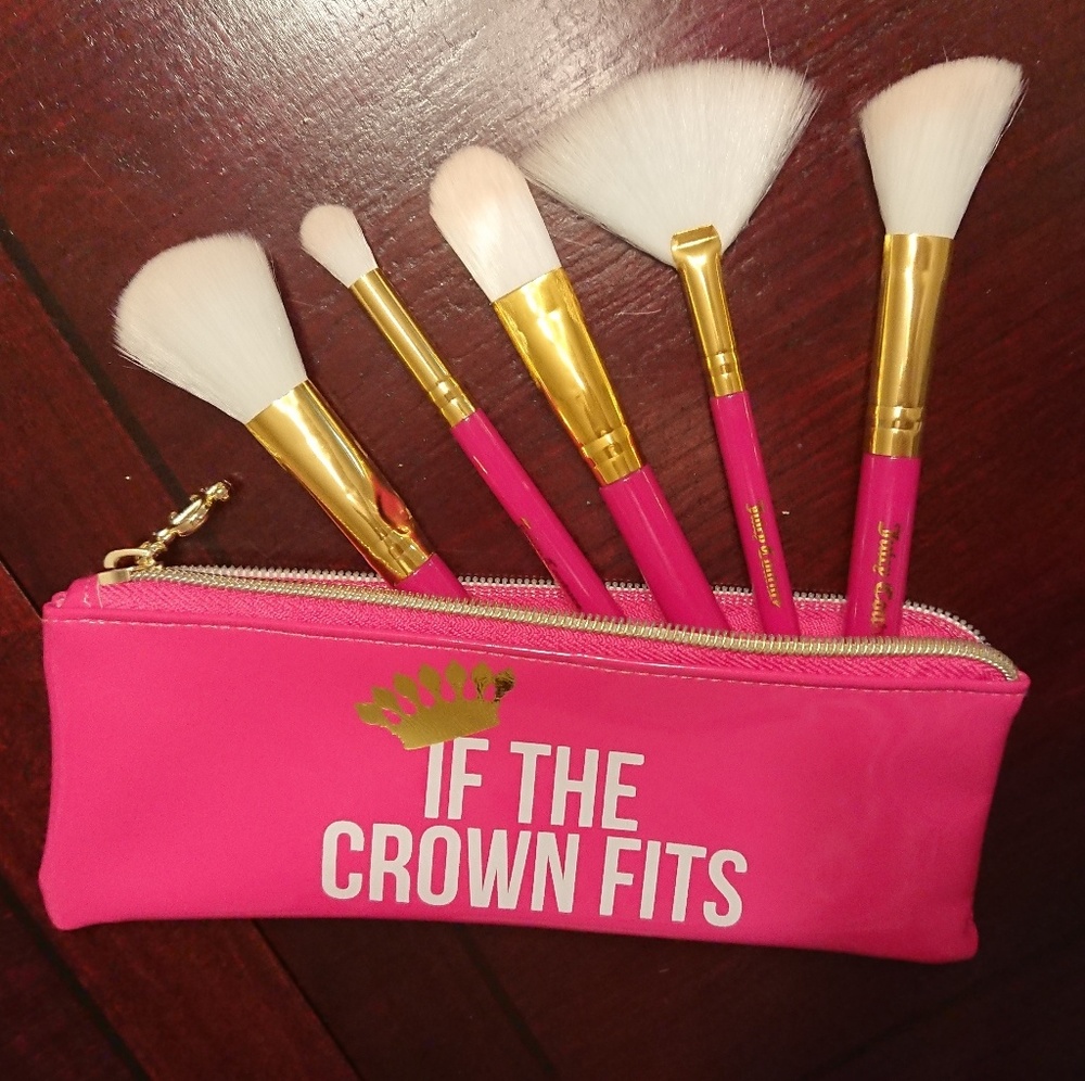 Set of 5 Juicy Couture Makeup Brushes with Bag